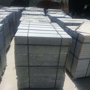 现货芝麻白路沿石花岗岩路缘石路牙石芝麻白侧平石路边石可