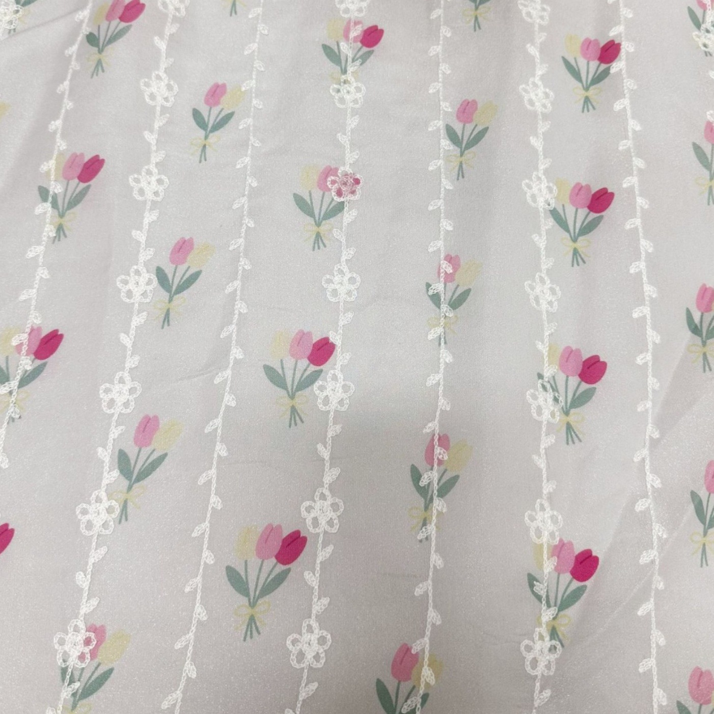 雪纺印花绣花面料多色印花面料镂空刺绣面料小清新连衣裙面料配饰