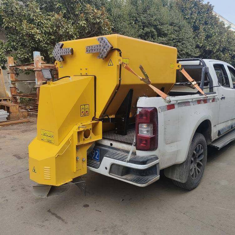动0.5立方卡车皮挂式电融雪剂布撒机672市政道路清雪除雪电动撒盐