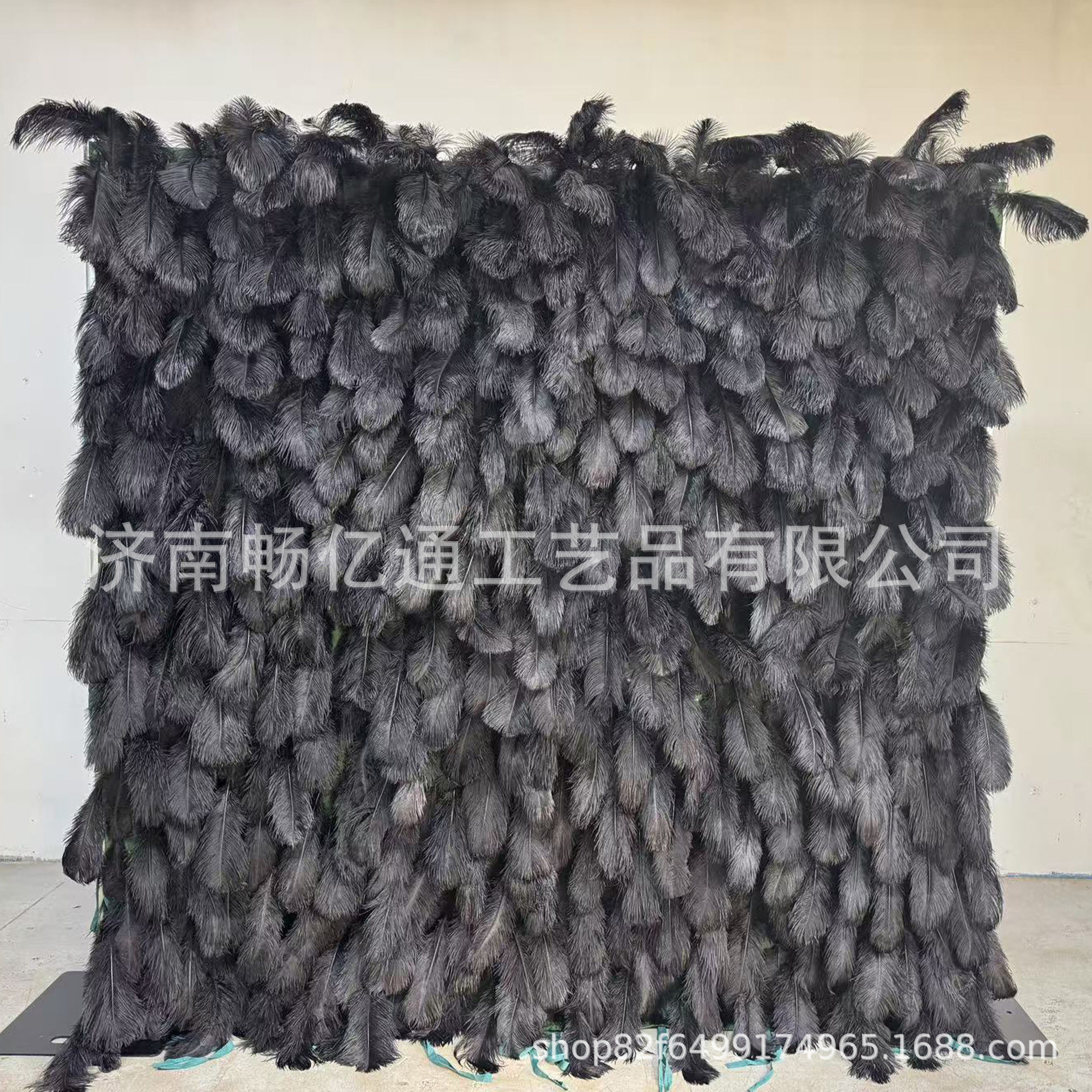 优选仿真黑羽布底花墙婚庆布置
