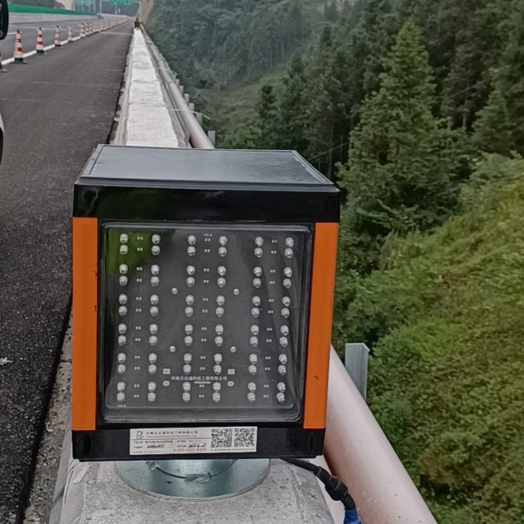 明投高速公路雾区诱导保障产品