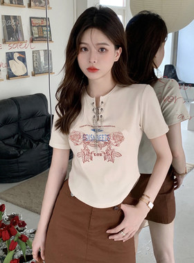 速发大码甜辣妹复古美式T恤短计感小条链v领设款上衣夏