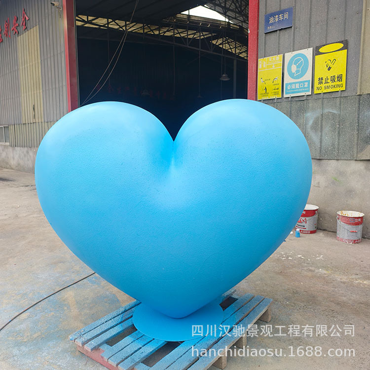 商场美陈打卡网红泡沫硬化桃心雕