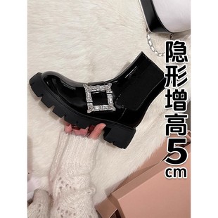 香港2025莱茵石方扣厚底女靴春季 内增高切尔西靴摩托 真皮英伦风格