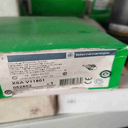 议~施耐德接近开关XSAV11801全新原装