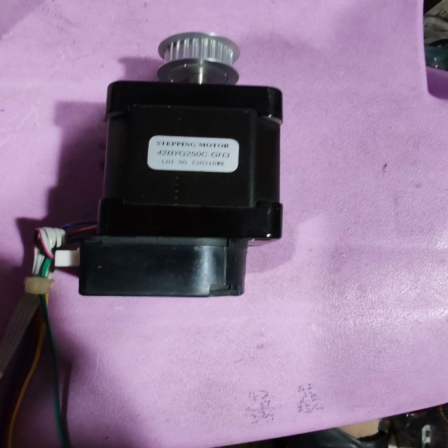 （议价咨询）步进电机，42BYG250C-GH3实物如图二手拆机件议价