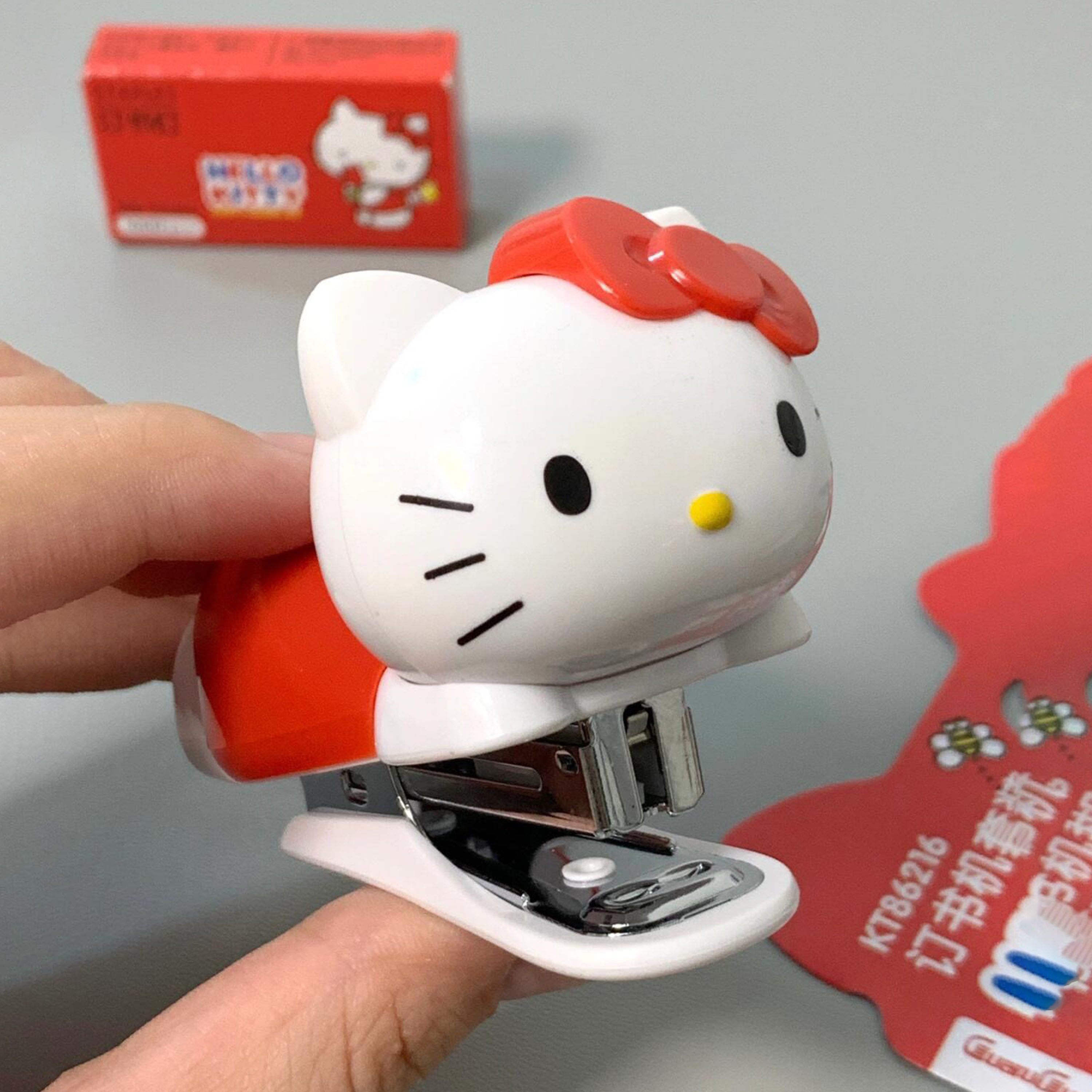 小红书同款可爱kt猫订书机三丽鸥HelloKitty迷你订书器套装小号卡