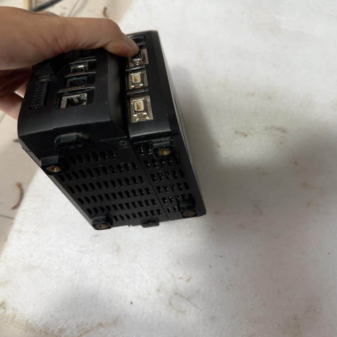 【汇生】基恩士视觉控制器 CV-3001，附带内存卡，价格300，运【