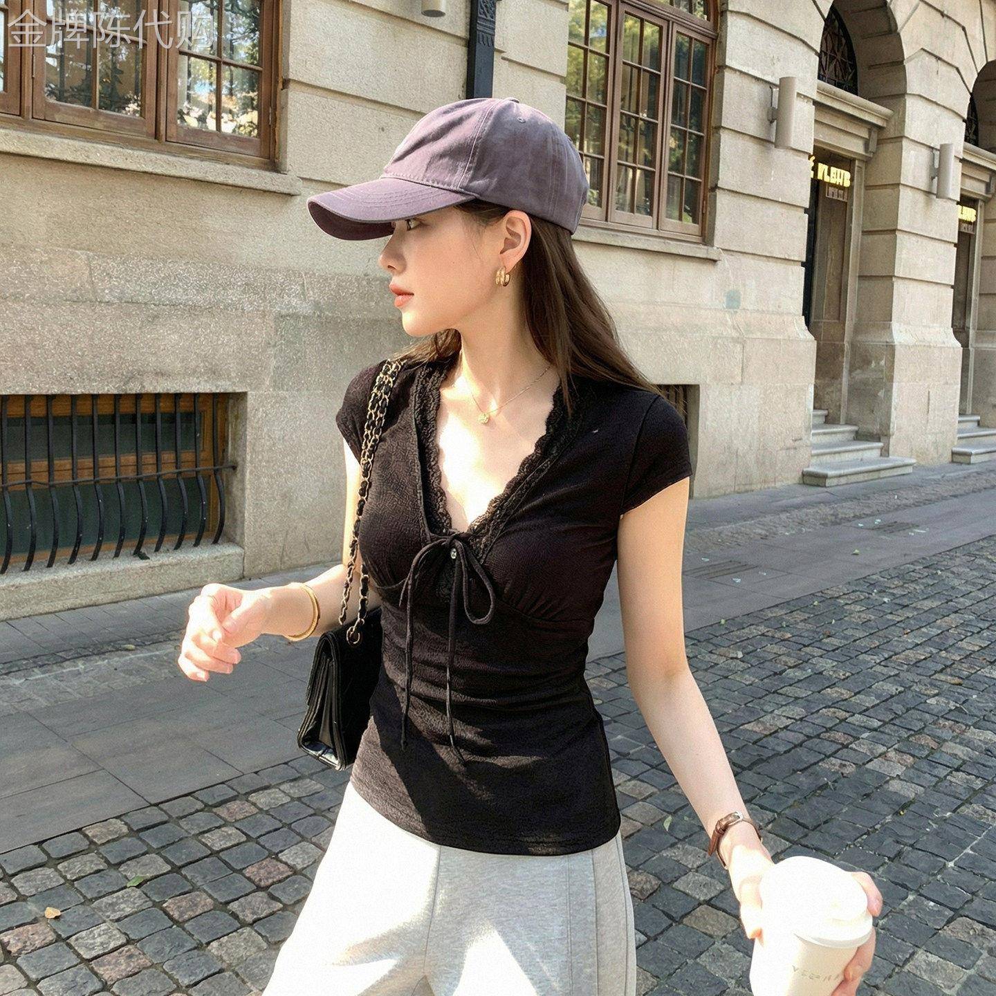 黑色短袖T恤女2026夏季新款设计感蕾丝拼接休闲纯棉半袖V领上衣