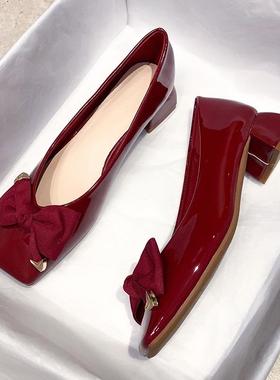 香港新款百搭蝴蝶结红色单鞋女2024年秋季方头浅口瓢鞋粗跟高跟鞋