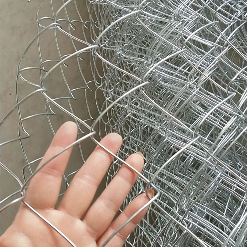 钢丝网养牛养羊护栏果园农场围栏网养鸡养狗镀锌铁丝勾花网护栏网