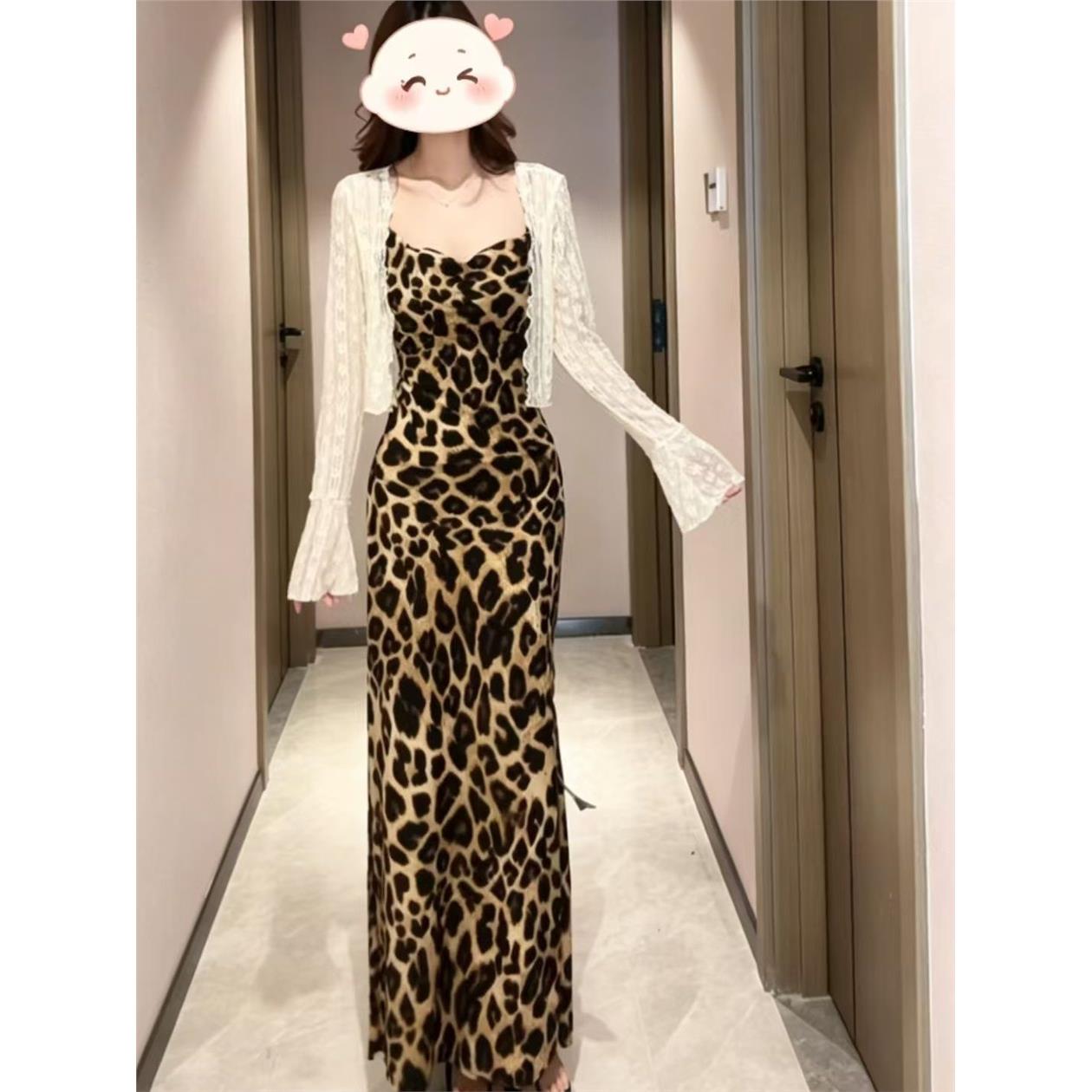 辣妹豹纹露背吊带连衣裙