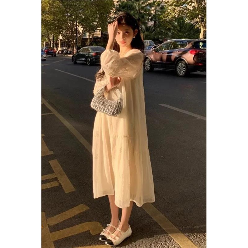 白色茶歇法式绝美连衣裙