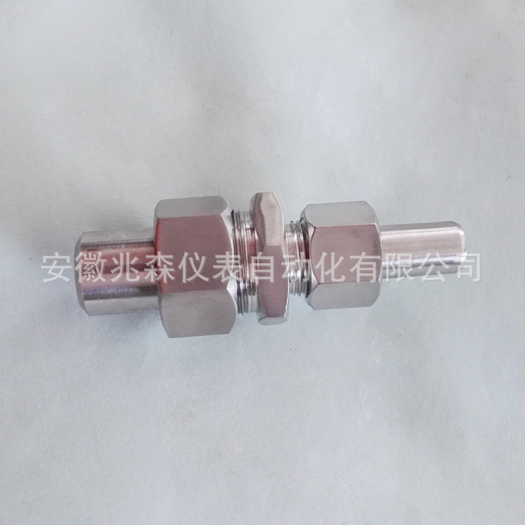 变径接头φ22-φ16-φ14-φ18