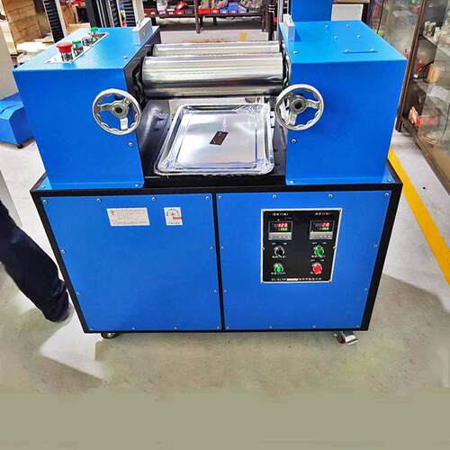 实验用开炼机调色打板压片机