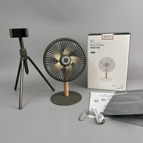 出韩国！超靓牛货！可亮灯！桌面宿舍户外露营灯可携式充电电风扇