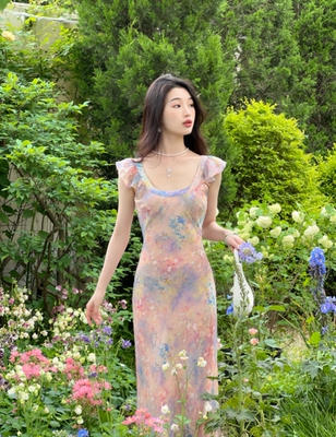 莫奈油画粉色连衣裙女夏季新款气质收腰显瘦吊带裙度假长款碎花裙