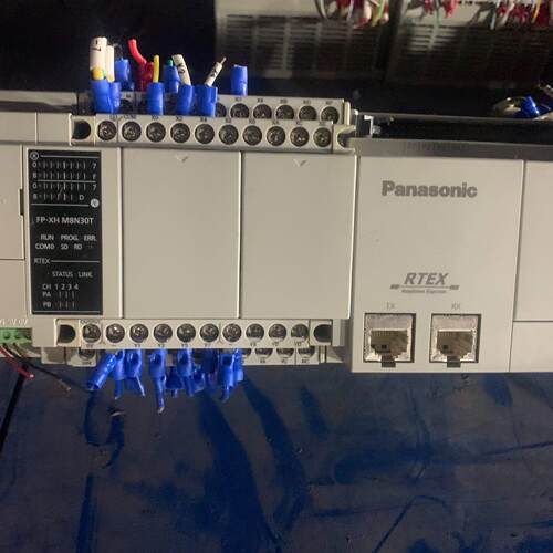 FP-XH M8N30T FP-X0E40RD 松下PLC工控可编程控制器模块议价维修