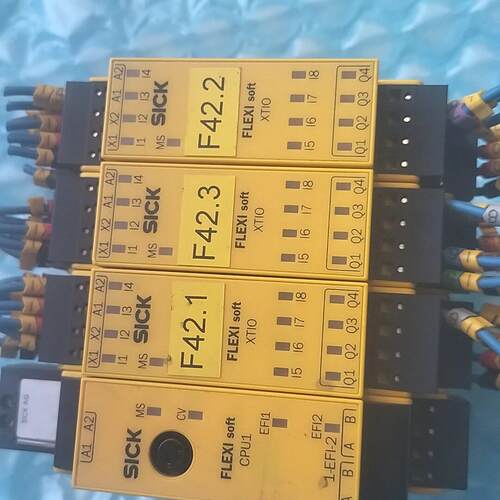FX3-CPU130002 安全继电器 工业自动化控制模块议价维修
