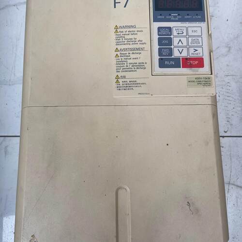 CIMR-F7B4015 变频器 安川F7系列 15KW 400V工控配件议价维修
