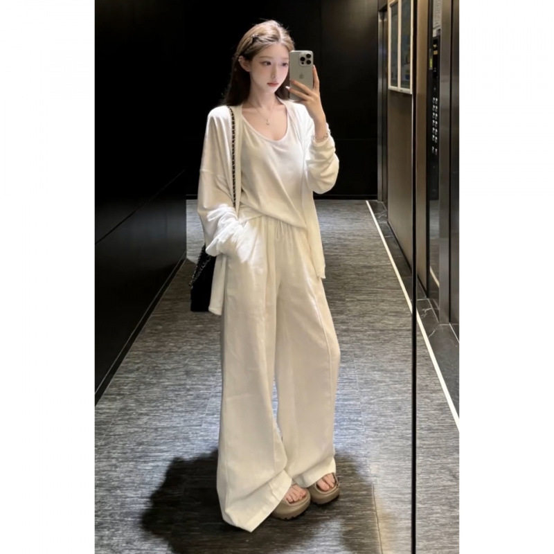 老钱风白色上衣阔腿裤女套装