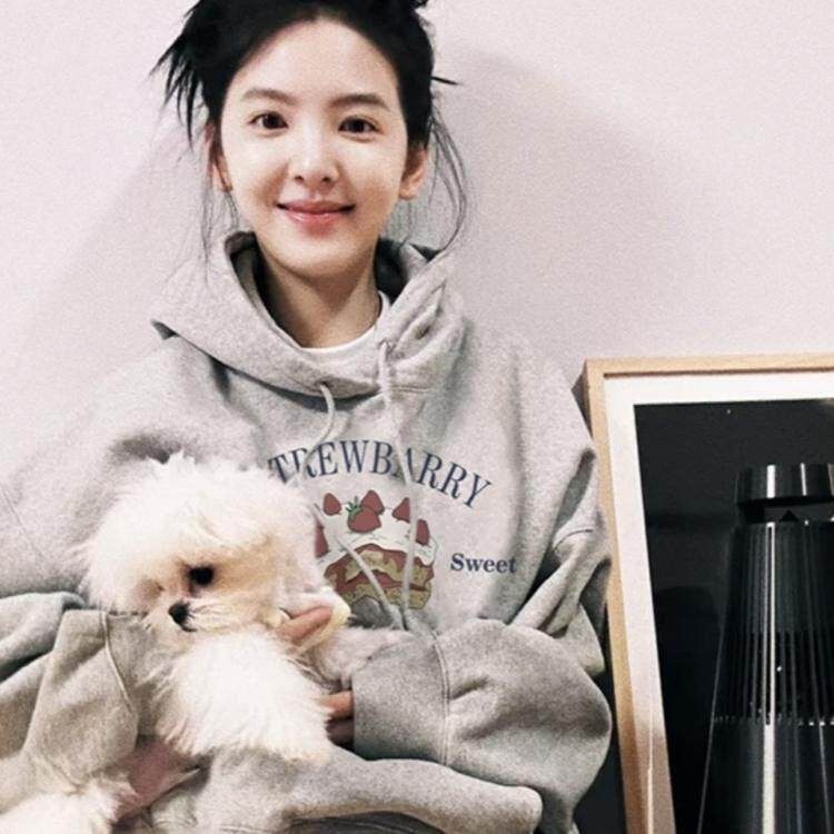 日本代购章若楠同款连帽卫衣女24冬季厚款复古慵懒风宽松上衣外套,女装/女士精品,卫衣/绒衫,淘宝优惠券,粉丝福利购,淘宝优惠卷