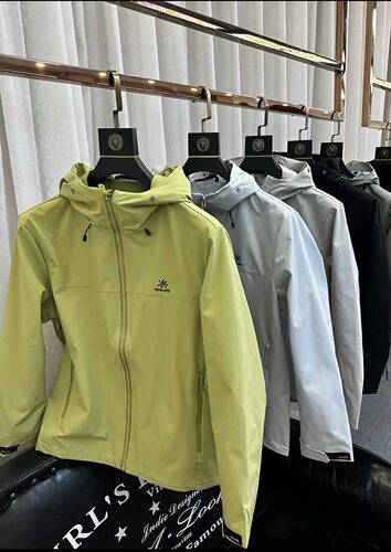 新款小太阳户外三防冲锋衣情侣款全新升级科技防风轻量男女同款