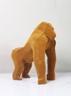 现代简约树脂植绒大猩猩公仔玩偶创意摆件儿童房桌面装饰品样板间