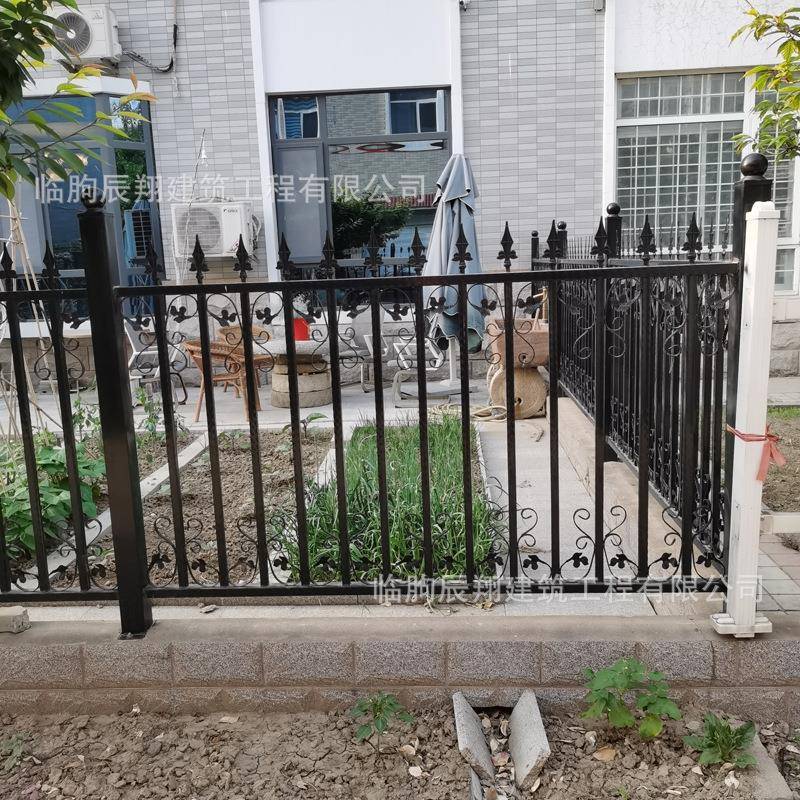 铁艺护栏工厂铁艺围墙栅栏别墅庭院围墙护栏景区防护耐用铁制护栏