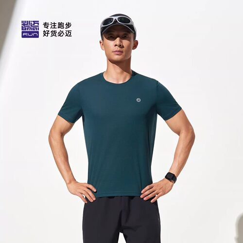 必迈夏季跑步透气速干圆领短袖
