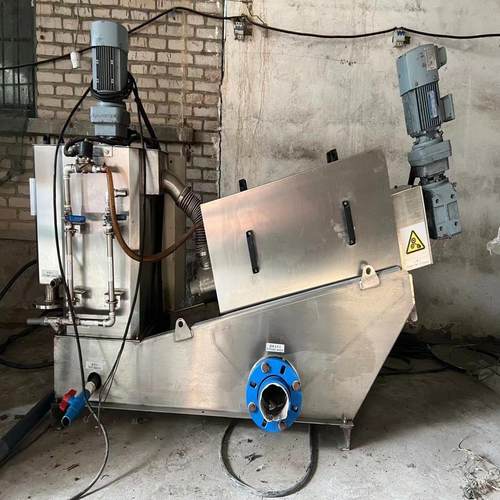 【汇生】工厂停工闲置一台131叠螺一体机。机器20年买的就用了1年