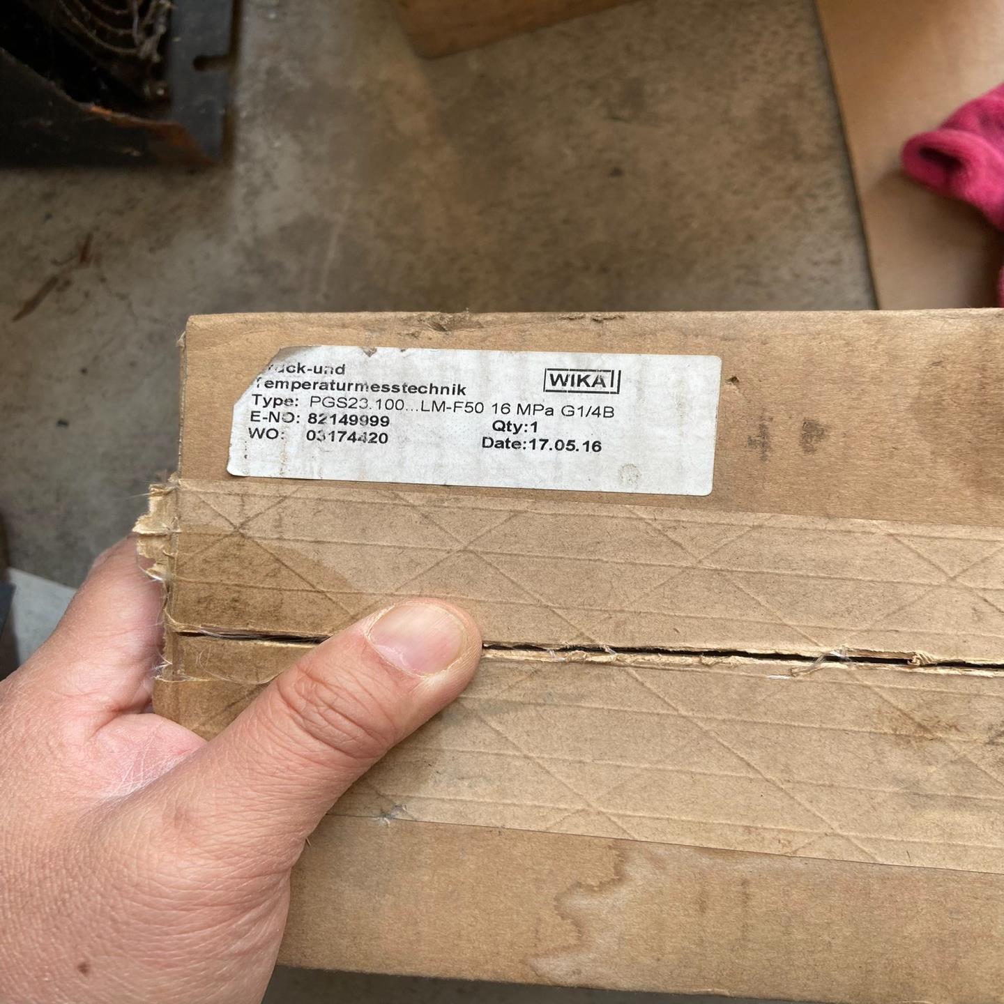 询价~德国威卡WIKA耐震电接点压力表PGS23.100...LM