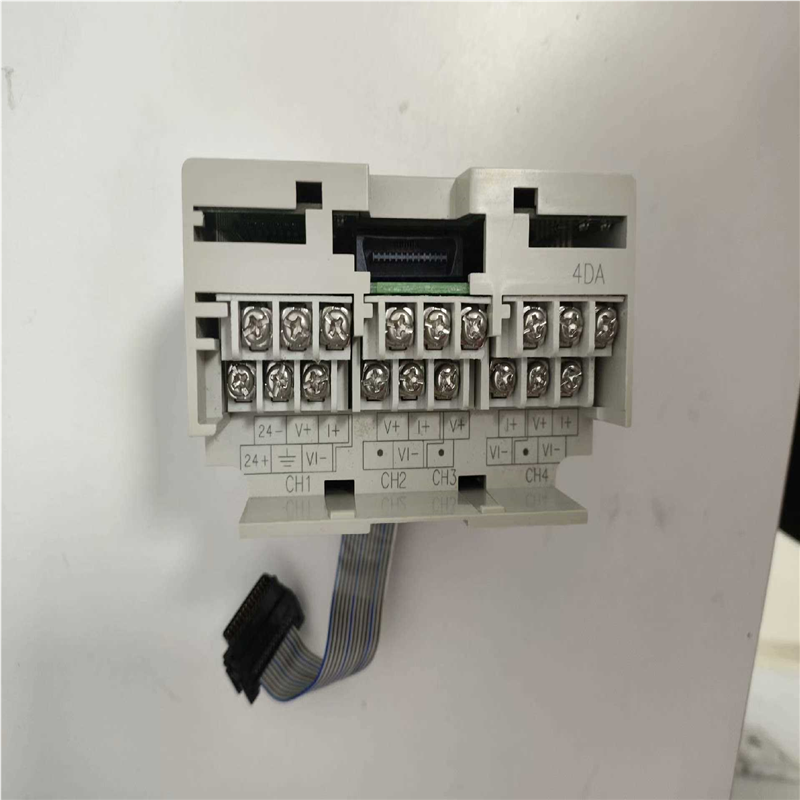 【顺庆】三菱 FX2N-4DAr 少1上盖板【议价】