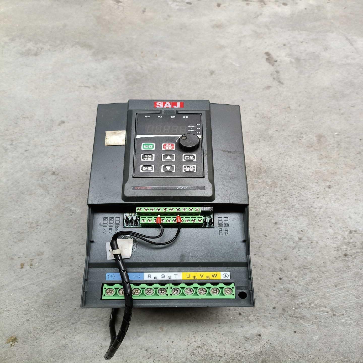 询价~VM1000B-4T7R5GB 一台如图，。