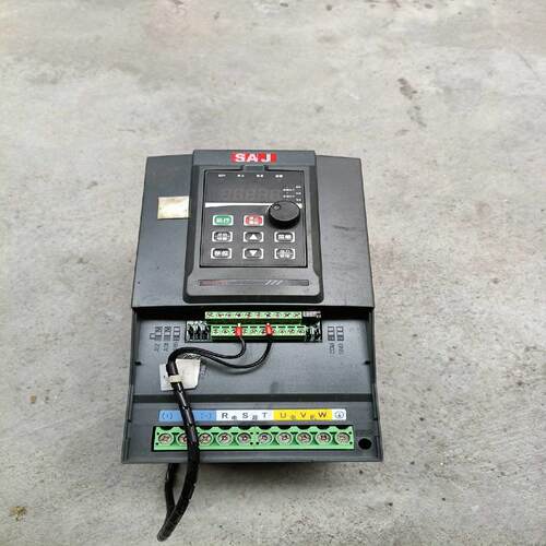 询价~VM1000B-4T7R5GB 一台如图，。