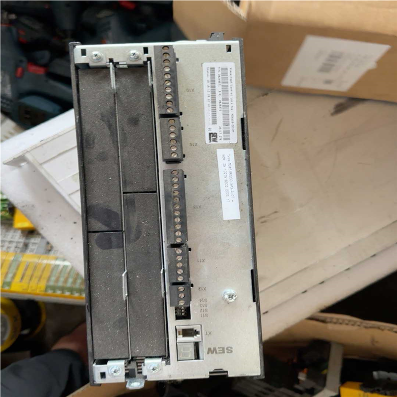 SEW变频器 MDX61B0030-5A3-4-0T(崽崽配件）