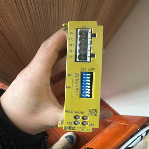 议~PNOZ mc4p 773722皮尔兹安全继电器 1片 不要