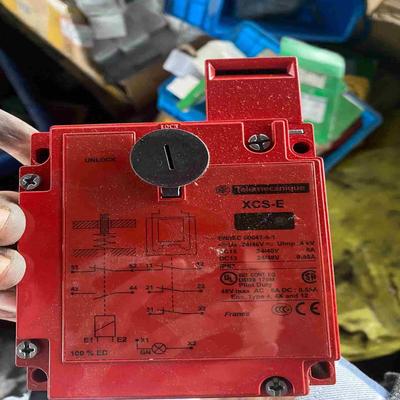 施耐德 XCSE8312S61 安全限位开关议价