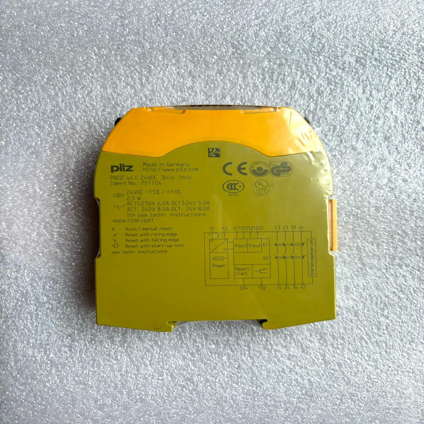 议~PiIZ皮尔兹安全继电器PNOZ s4c，751104 库存