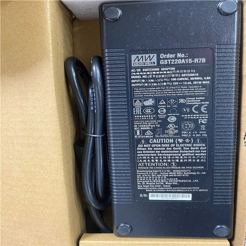 【顺庆】GST220A15-R7B台湾明纬 明纬电源适配器15V13【议价】