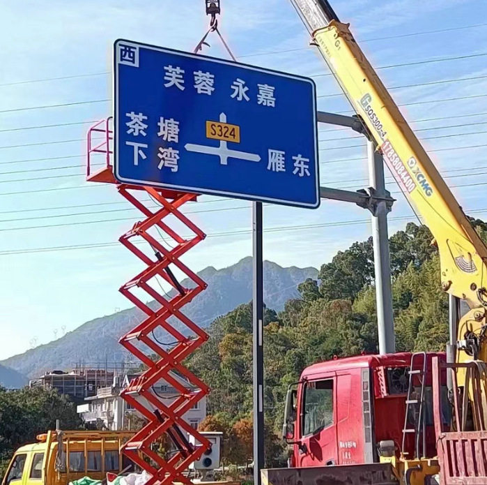 厂家直销高速单柱标志牌