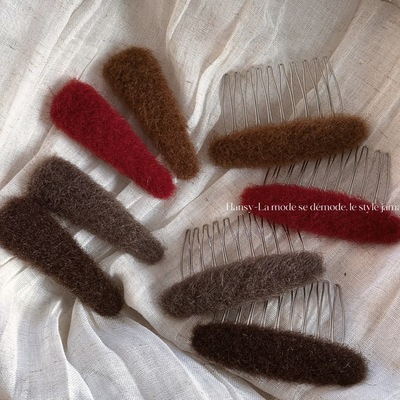 秋冬椭圆毛绒绒插梳高级感侧边夹后脑勺发卡气质百搭倒插梳发饰