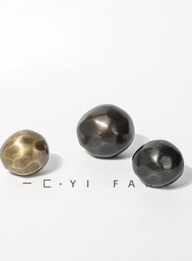 一匚创意轻奢古铜色圆球金属石头样板间书房卧室客厅书架艺术摆件