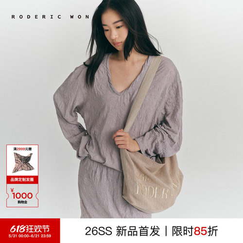 RODERICWONG卷领褶皱针织TEE