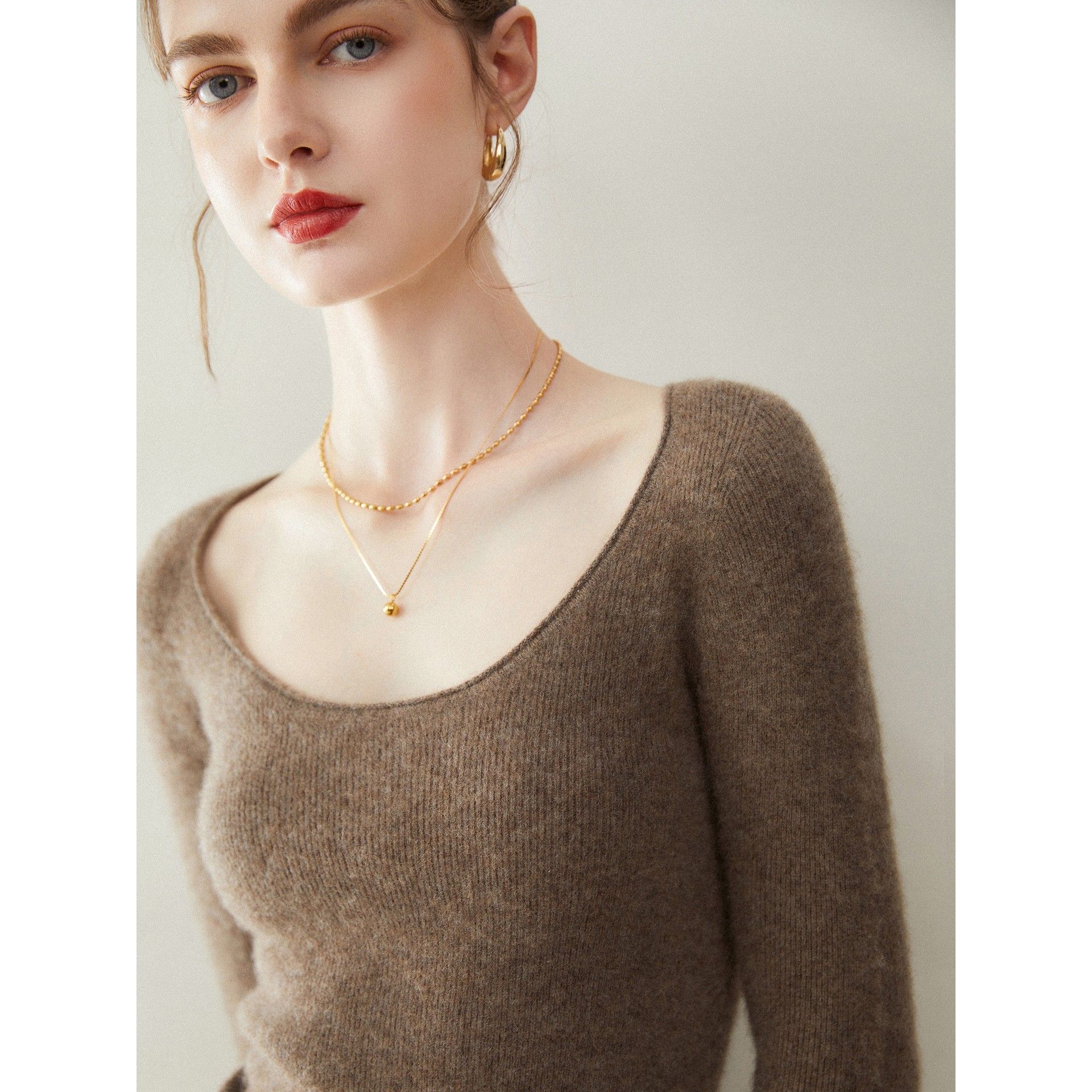 一线成衣~U领100%纯山羊绒衫女低圆领修身毛衣显瘦针织内搭打底衫