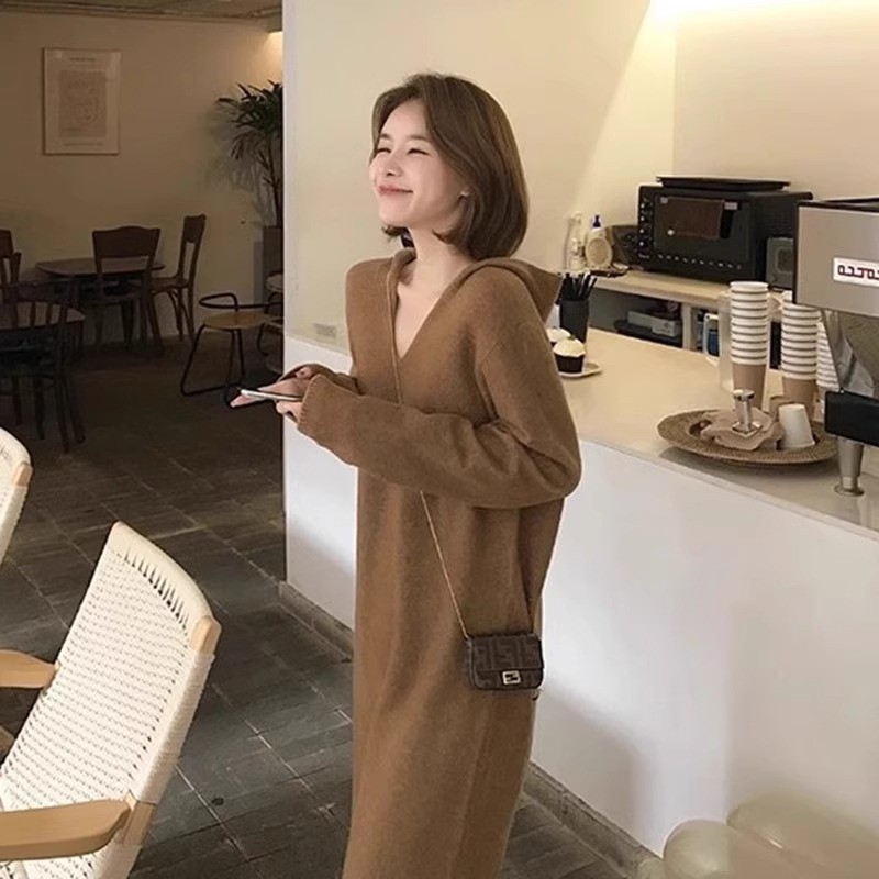 XZOXZO2025年秋冬新款设计感宽松过膝毛衣裙女长版针织内搭洋装