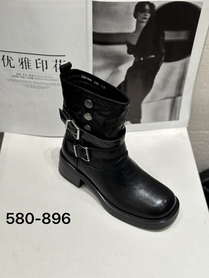 七彩青春2025新款欧州站时尚圆头厚底女休闲短靴580-896