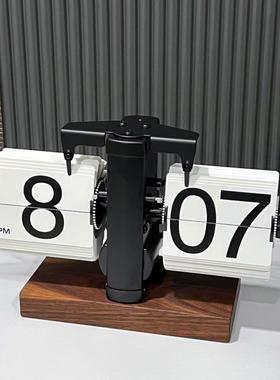 妙刻新古款实木复机IIR械翻页时钟家桌个面木头装饰翻用页钟性摆