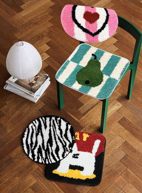 北欧风簇绒椅垫家用四季办公室防凉久坐屁股垫学生沙发垫爱心坐垫