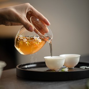 鱼戏手工贴花公道杯耐热玻璃绿茶泡茶杯家用O透明分茶器茶海匀茶